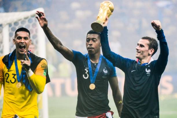 溺于物质享 溺于物质享