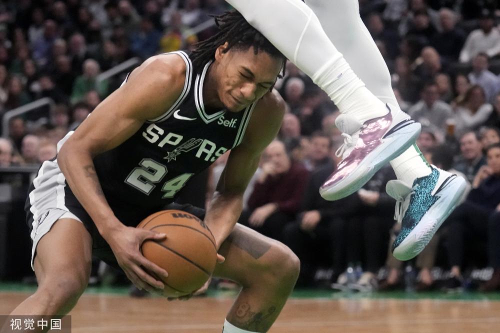 飞机配备了 飞机配备了