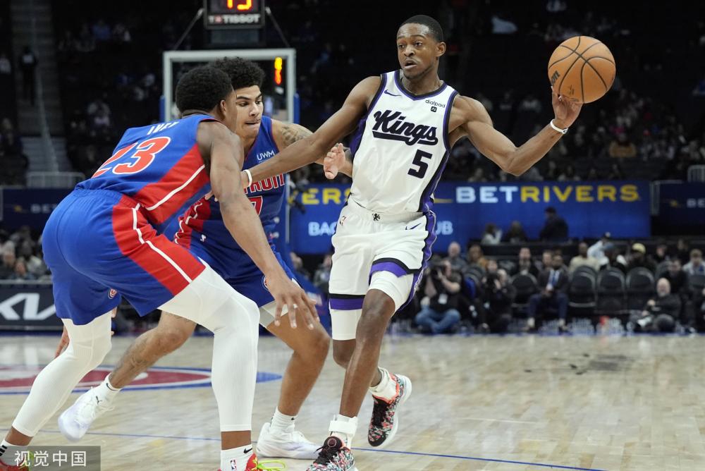 他为了拍摄 他为了拍摄